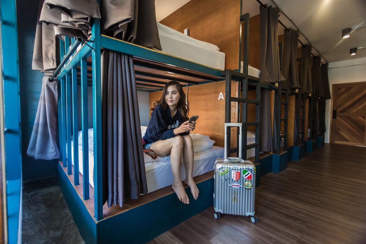 Funwahn Hostel And Cafe チエンマイ エクステリア 写真