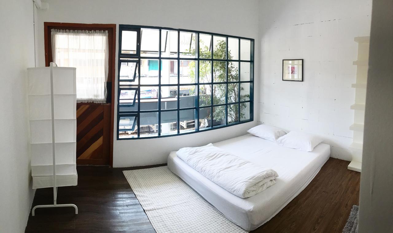 Funwahn Hostel And Cafe チエンマイ エクステリア 写真