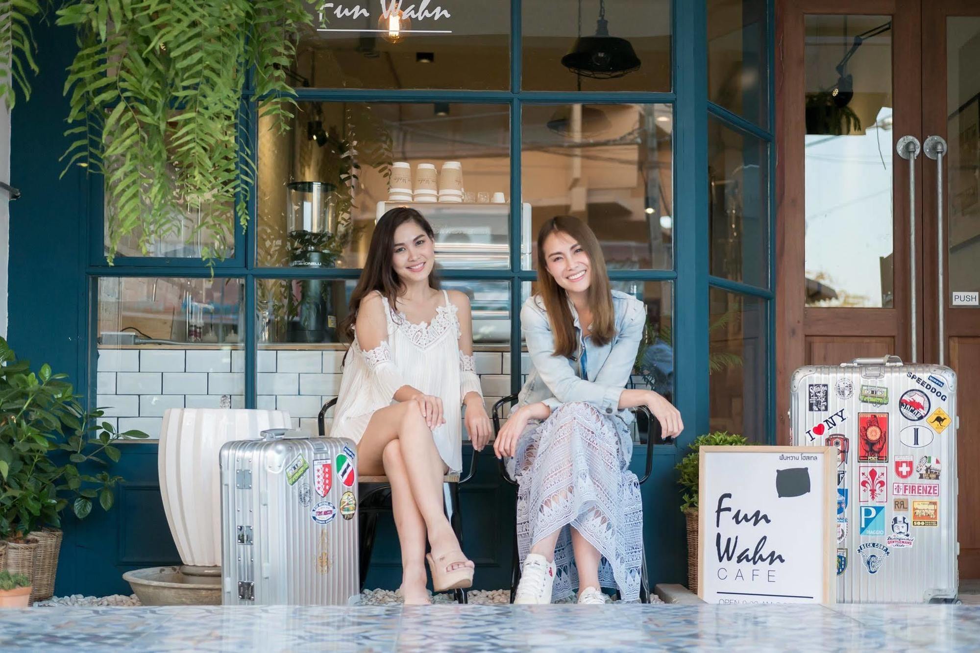 Funwahn Hostel And Cafe チエンマイ エクステリア 写真