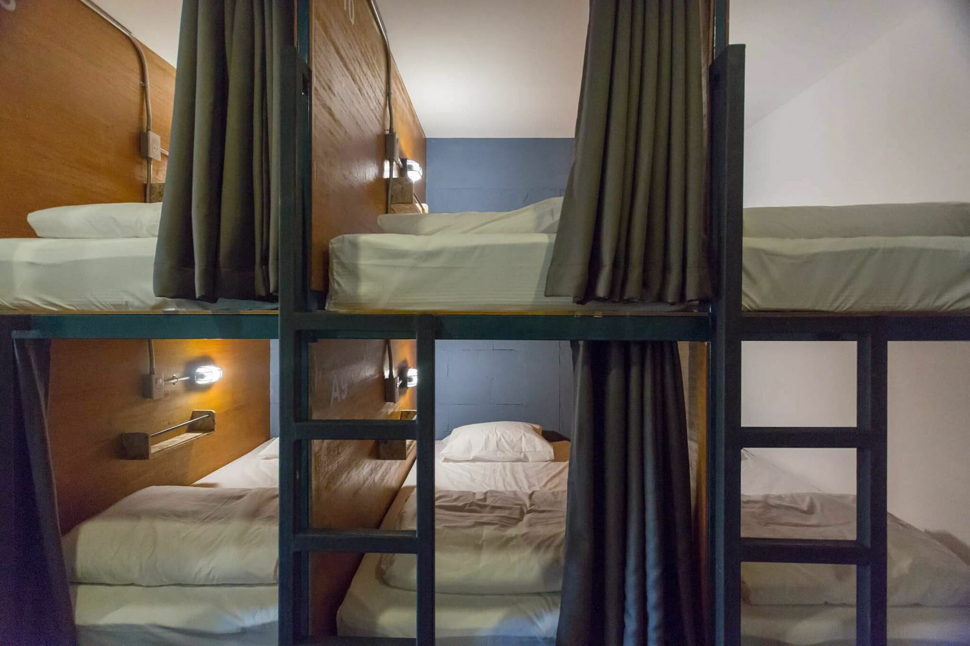 Funwahn Hostel And Cafe チエンマイ エクステリア 写真