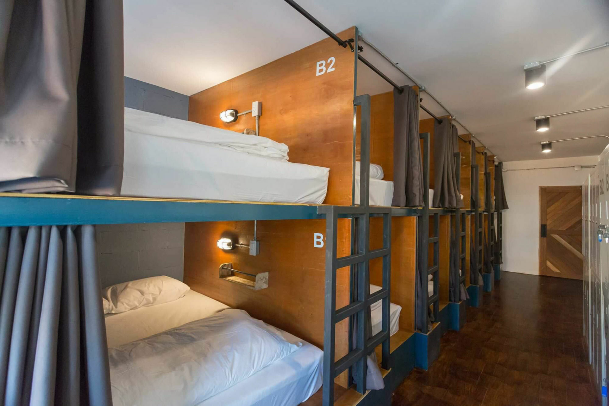 Funwahn Hostel And Cafe チエンマイ エクステリア 写真