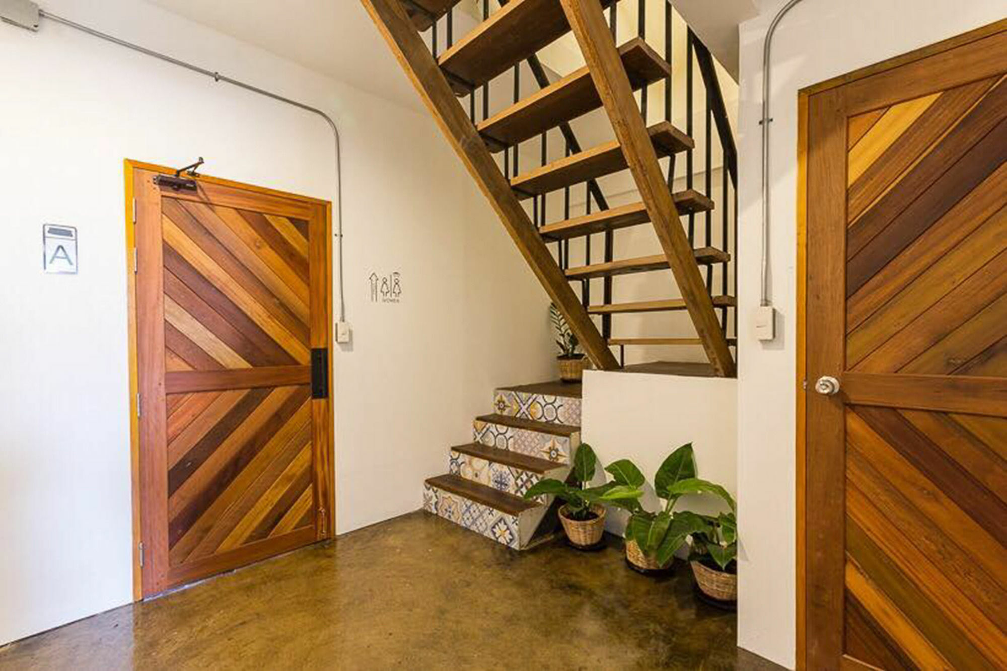 Funwahn Hostel And Cafe チエンマイ エクステリア 写真