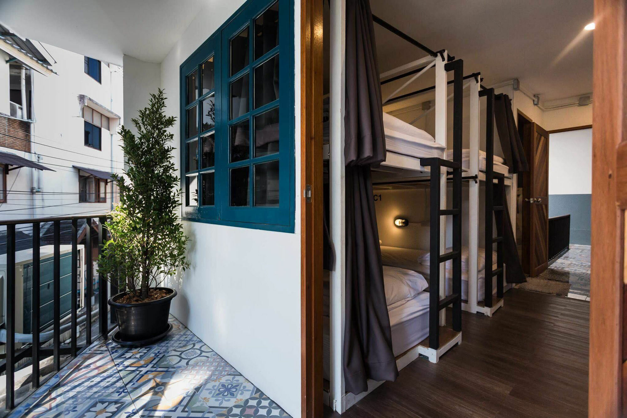 Funwahn Hostel And Cafe チエンマイ エクステリア 写真