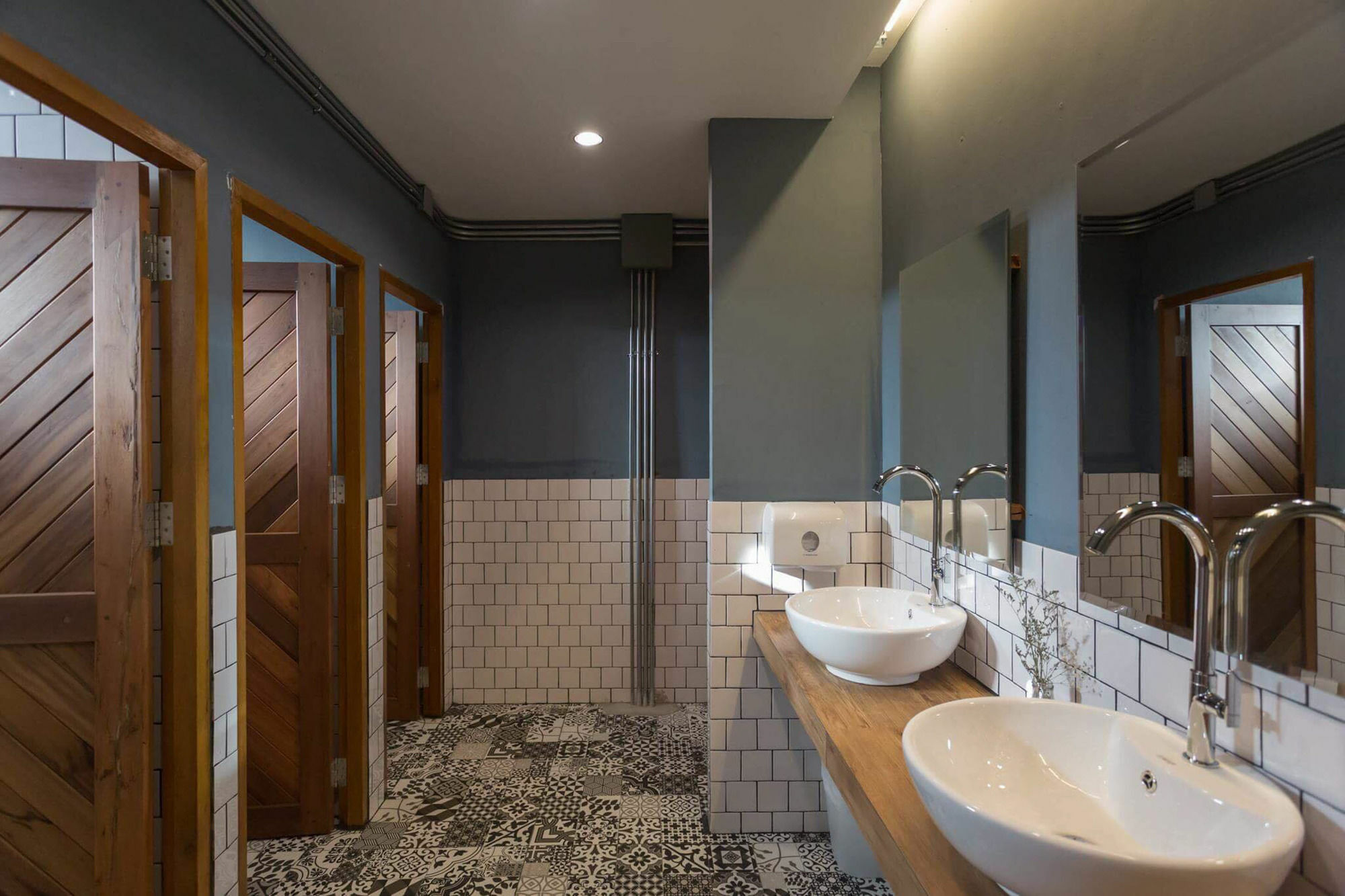 Funwahn Hostel And Cafe チエンマイ エクステリア 写真