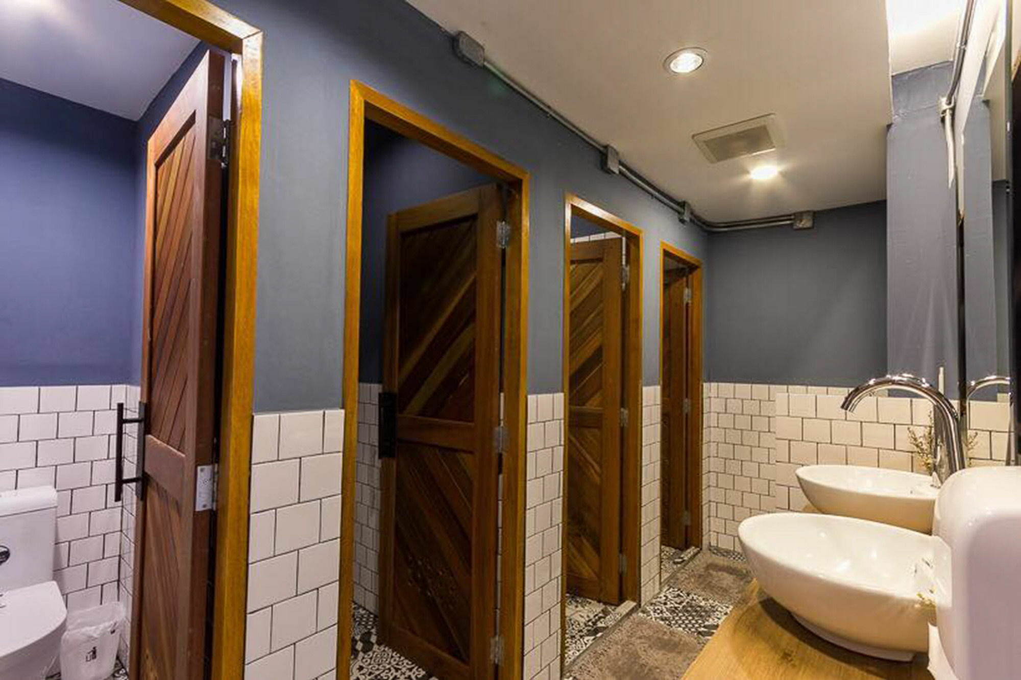 Funwahn Hostel And Cafe チエンマイ エクステリア 写真